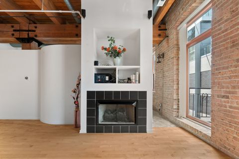 Tiny photo for 360 W Illinois Street #424, Chicago, IL 60654 (MLS # 12529418)