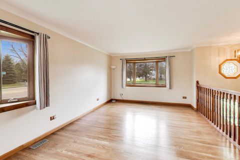 Tiny photo for 387 Lakewood Drive, Antioch, IL 60002 (MLS # 12625317)