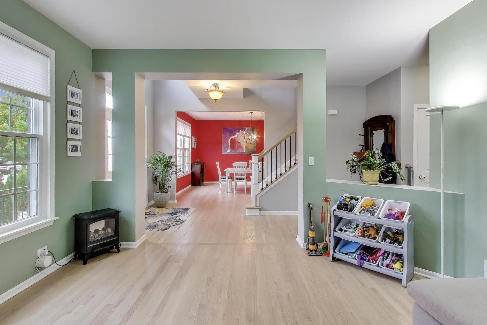 4540 W Westchester Lane