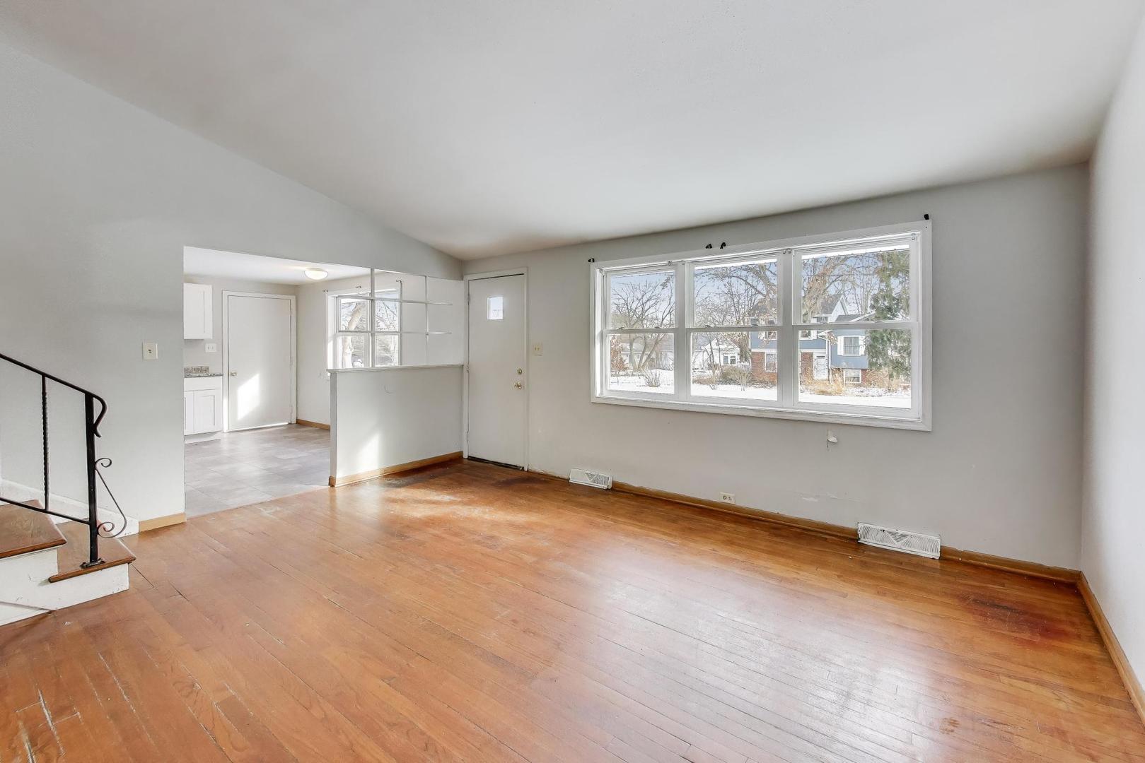 34050 N Lilac Avenue