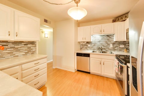 Tiny photo for 5840 W 104th Street #415, Oak Lawn, IL 60453 (MLS # 12696909)