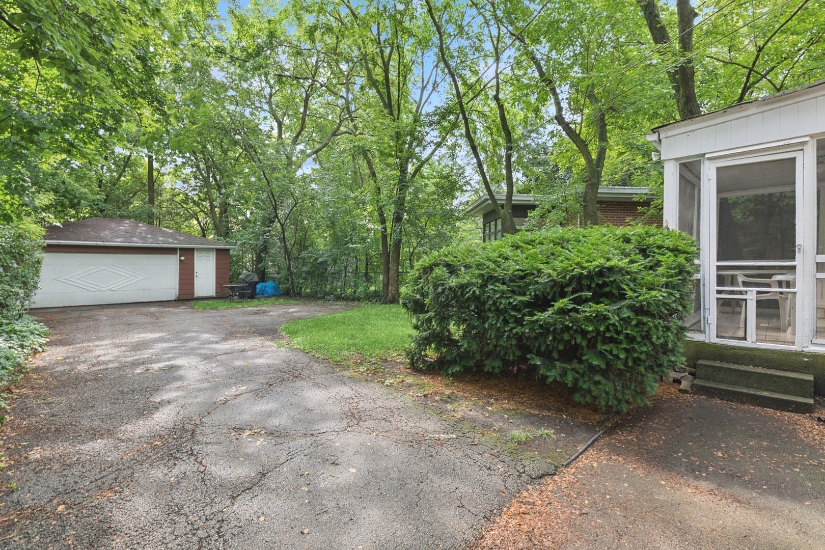 515 Ridge Avenue