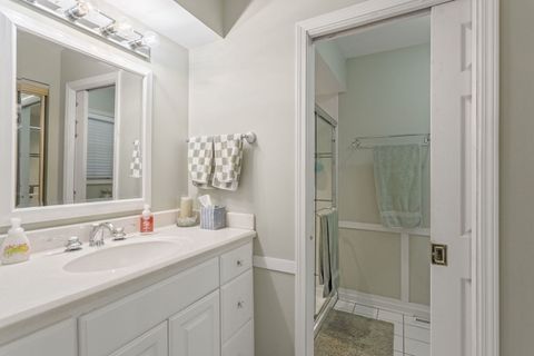 Tiny photo for 2407 N Hickory Lane, Arlington Heights, IL 60004 (MLS # 12516992)