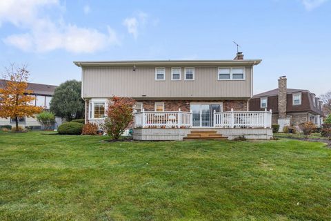 Tiny photo for 2407 N Hickory Lane, Arlington Heights, IL 60004 (MLS # 12516992)