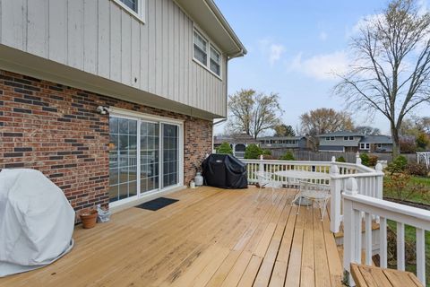 Tiny photo for 2407 N Hickory Lane, Arlington Heights, IL 60004 (MLS # 12516992)