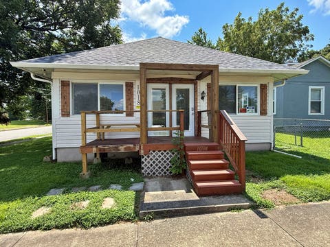 Tiny photo for 1018 Market Street, Metropolis, IL 62960 (MLS # 12722696)