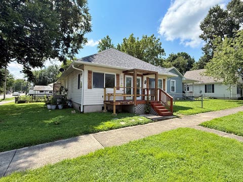 Photo of 1018 Market Street, Metropolis, IL 62960 (MLS # 12722696)