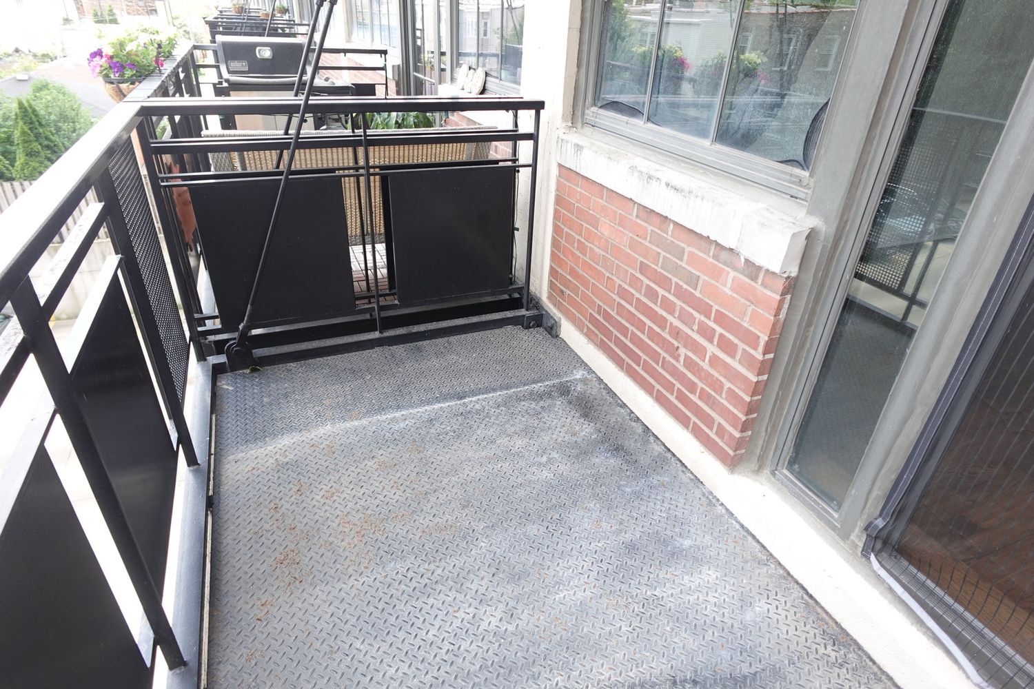 3963 W Belmont Avenue 320