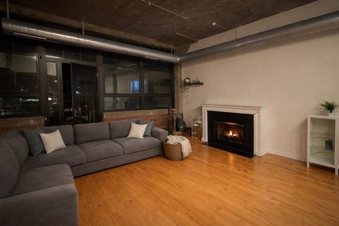 3963 W Belmont Avenue 320 Chicago IL 60618