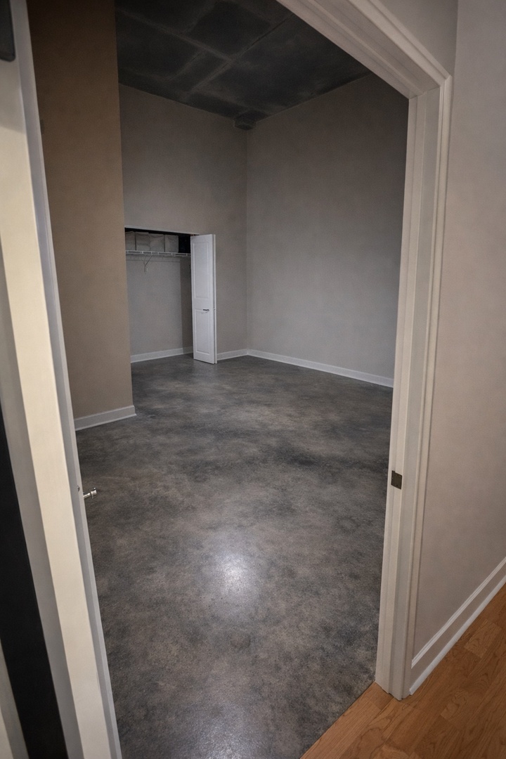 3963 W Belmont Avenue 320