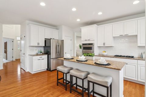 Tiny photo for 2415 Wembley Court, Gurnee, IL 60031 (MLS # 12609783)