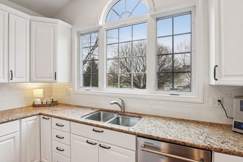 Tiny photo for 2415 Wembley Court, Gurnee, IL 60031 (MLS # 12609783)