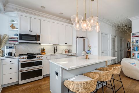 Tiny photo for 1711 N Crilly Court #4, Chicago, IL 60614 (MLS # 12506347)