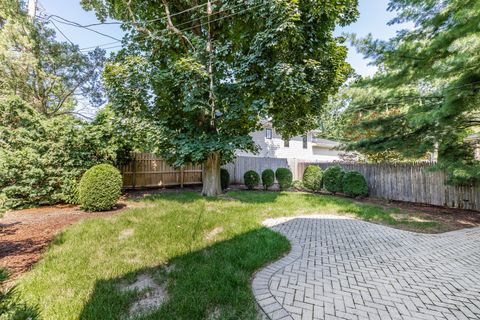 Tiny photo for 330 S River Lane, Geneva, IL 60134 (MLS # 12707934)