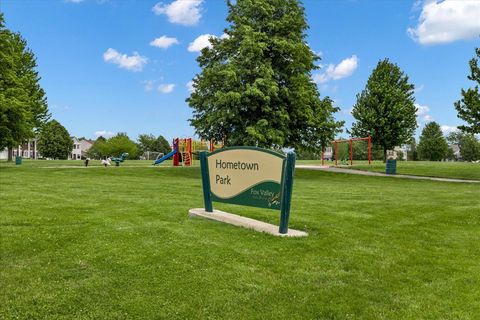 Tiny photo for 943 Four Seasons Boulevard #943, Aurora, IL 60504 (MLS # 12656485)