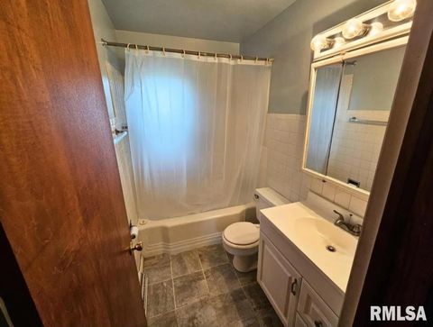 Tiny photo for 822 N BRANCH Avenue, Quincy, IL 62301 (MLS # QC4269193)