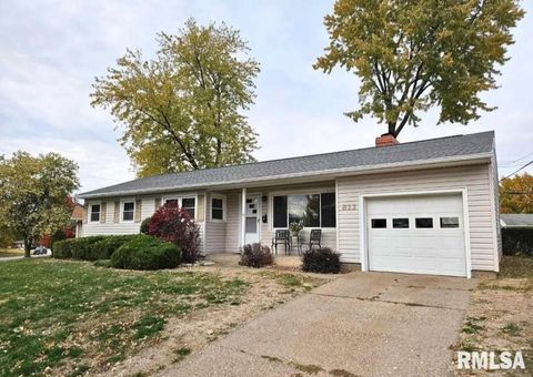 Photo of 822 N BRANCH Avenue, Quincy, IL 62301 (MLS # QC4269193)