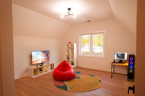 Tiny photo for 515 E Wilson Avenue, Lombard, IL 60148 (MLS # 12513147)