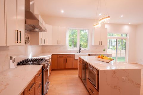 Tiny photo for 515 E Wilson Avenue, Lombard, IL 60148 (MLS # 12513147)