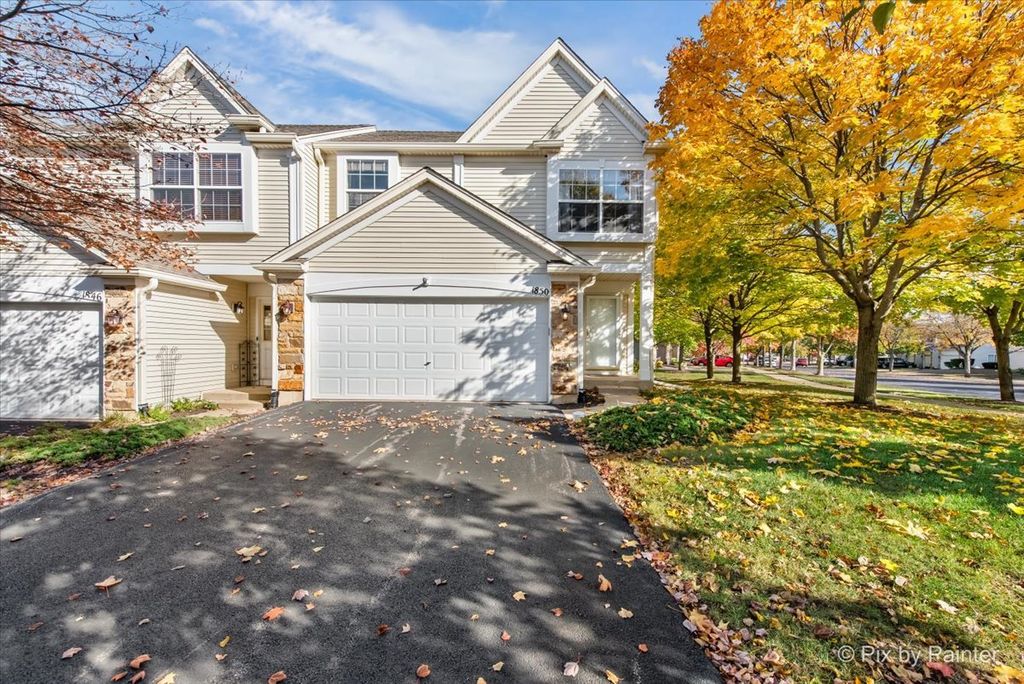 Photo for 1850 Misty Ridge Lane #1850, Aurora, IL 60503 (MLS # 12504431)