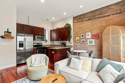 Tiny photo for 1965 W Cullom Avenue #3, Chicago, IL 60613 (MLS # 12759110)