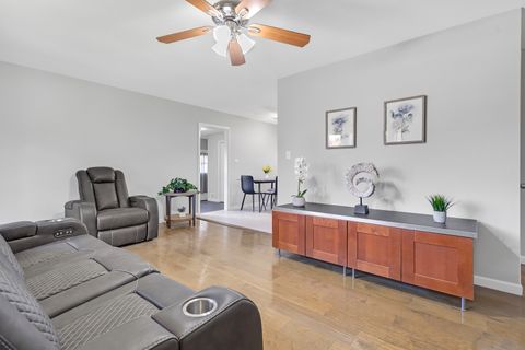 Tiny photo for 403 Arrowhead Trail, Carol Stream, IL 60188 (MLS # 12517783)