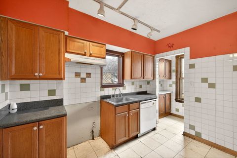 Tiny photo for 5832 N Sacramento Avenue, Chicago, IL 60659 (MLS # 12545674)