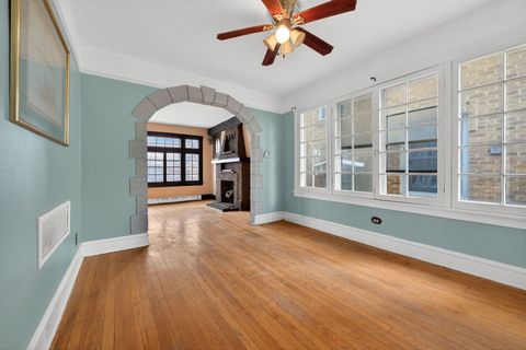 Tiny photo for 5832 N Sacramento Avenue, Chicago, IL 60659 (MLS # 12545674)