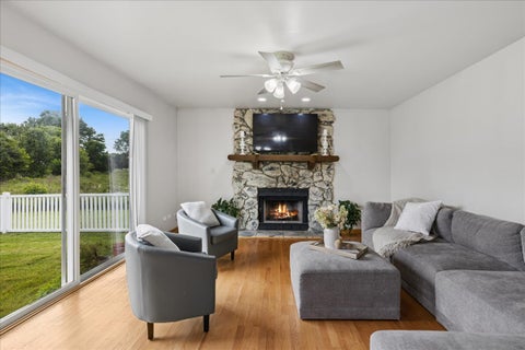 Tiny photo for 1436 Bridgedale Road, Crystal Lake, IL 60014 (MLS # 12688128)