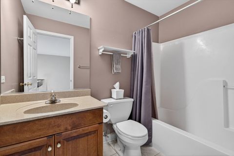 Tiny photo for 811 King Henry Lane, St. Charles, IL 60174 (MLS # 12620869)