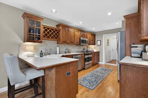 Tiny photo for 811 King Henry Lane, St. Charles, IL 60174 (MLS # 12620869)