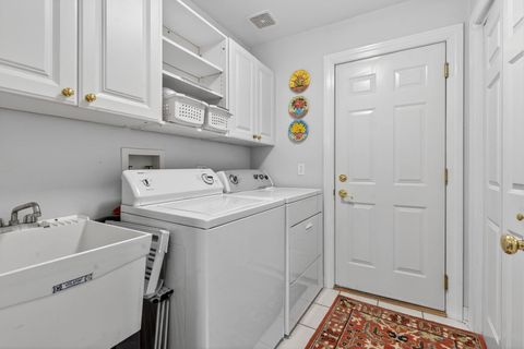 Tiny photo for 811 King Henry Lane, St. Charles, IL 60174 (MLS # 12620869)