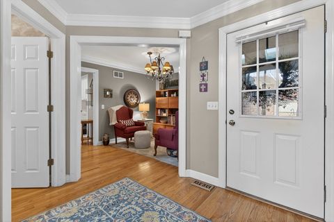 Tiny photo for 811 King Henry Lane, St. Charles, IL 60174 (MLS # 12620869)