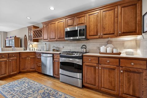 Tiny photo for 811 King Henry Lane, St. Charles, IL 60174 (MLS # 12620869)