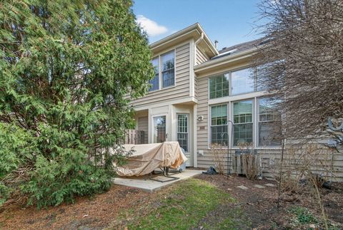 Tiny photo for 811 King Henry Lane, St. Charles, IL 60174 (MLS # 12620869)