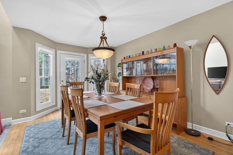 Tiny photo for 811 King Henry Lane, St. Charles, IL 60174 (MLS # 12620869)