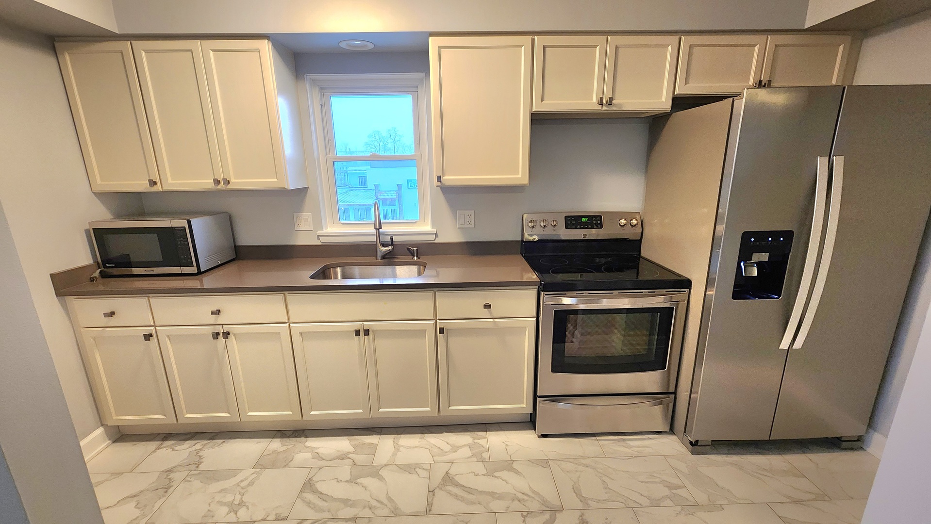 1008 N Milwaukee Avenue 1