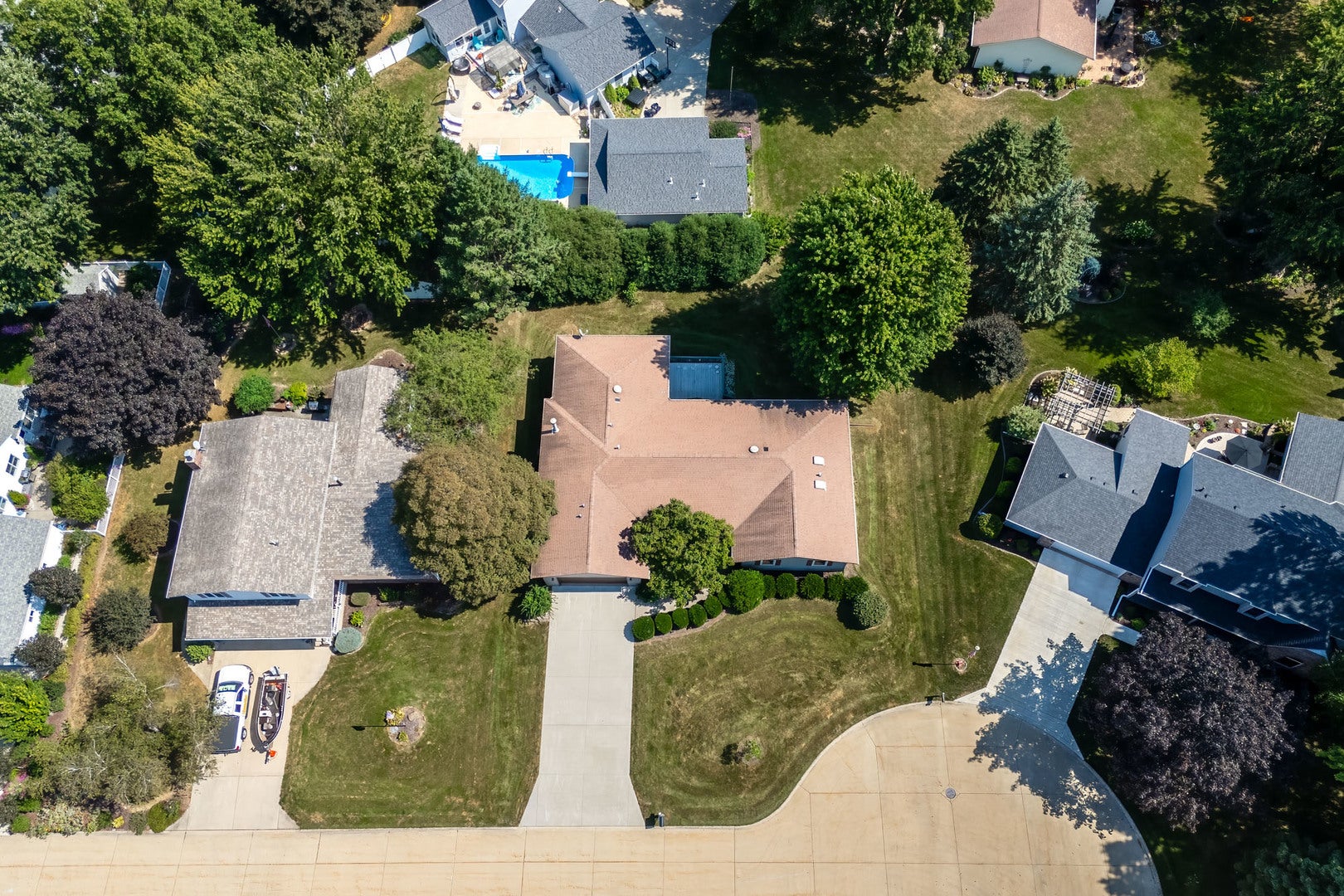 830 Oriole Court