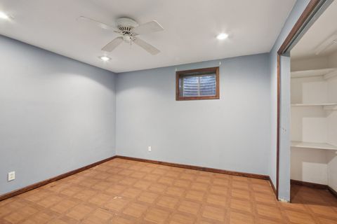 Tiny photo for 616 Pinehurst Drive, North Aurora, IL 60542 (MLS # 12525975)