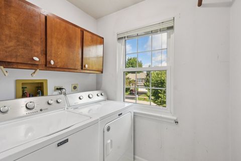 Tiny photo for 616 Pinehurst Drive, North Aurora, IL 60542 (MLS # 12525975)