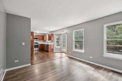 Tiny photo for 616 Pinehurst Drive, North Aurora, IL 60542 (MLS # 12525975)