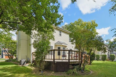 Tiny photo for 616 Pinehurst Drive, North Aurora, IL 60542 (MLS # 12525975)