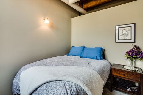 Tiny photo for 1122 W Newport Avenue #2H, Chicago, IL 60657 (MLS # 12623471)