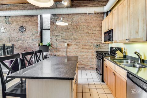 Tiny photo for 1122 W Newport Avenue #2H, Chicago, IL 60657 (MLS # 12623471)