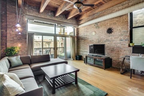 Tiny photo for 1122 W Newport Avenue #2H, Chicago, IL 60657 (MLS # 12623471)