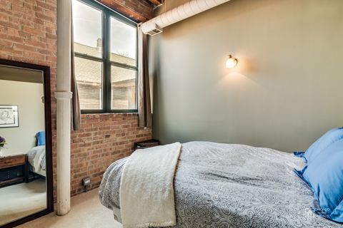 Tiny photo for 1122 W Newport Avenue #2H, Chicago, IL 60657 (MLS # 12623471)