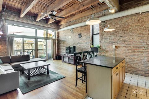 Tiny photo for 1122 W Newport Avenue #2H, Chicago, IL 60657 (MLS # 12623471)