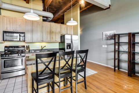 Tiny photo for 1122 W Newport Avenue #2H, Chicago, IL 60657 (MLS # 12623471)