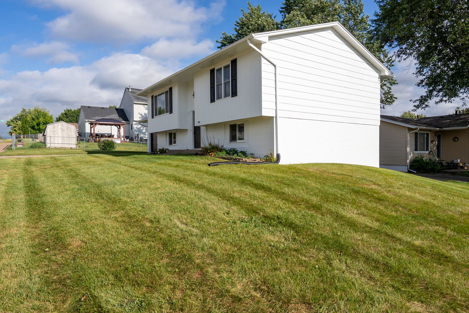 2623 W 61st Street