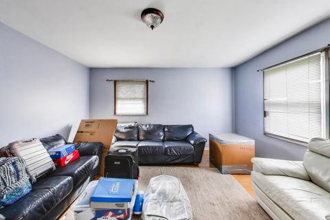 Tiny photo for 440 E Fullerton Avenue, Glendale Heights, IL 60139 (MLS # 12624239)